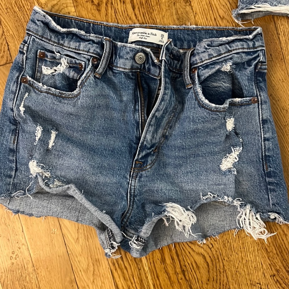 Abercrombie size 6 mom short high rise